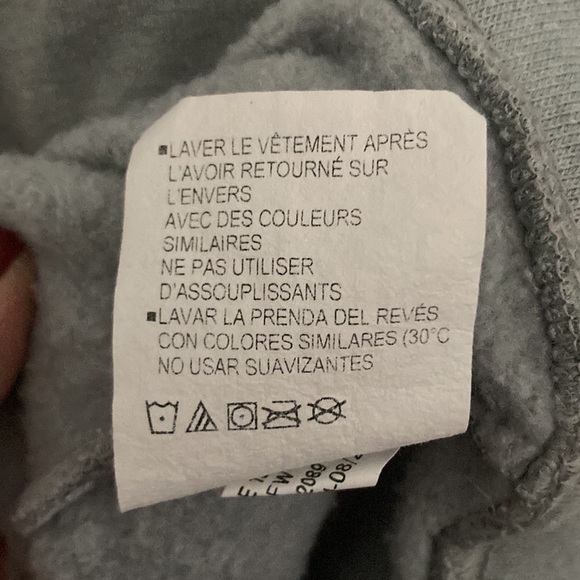 Large soft Under Armour Heat Gear hoodie. - Picture 6 of 7